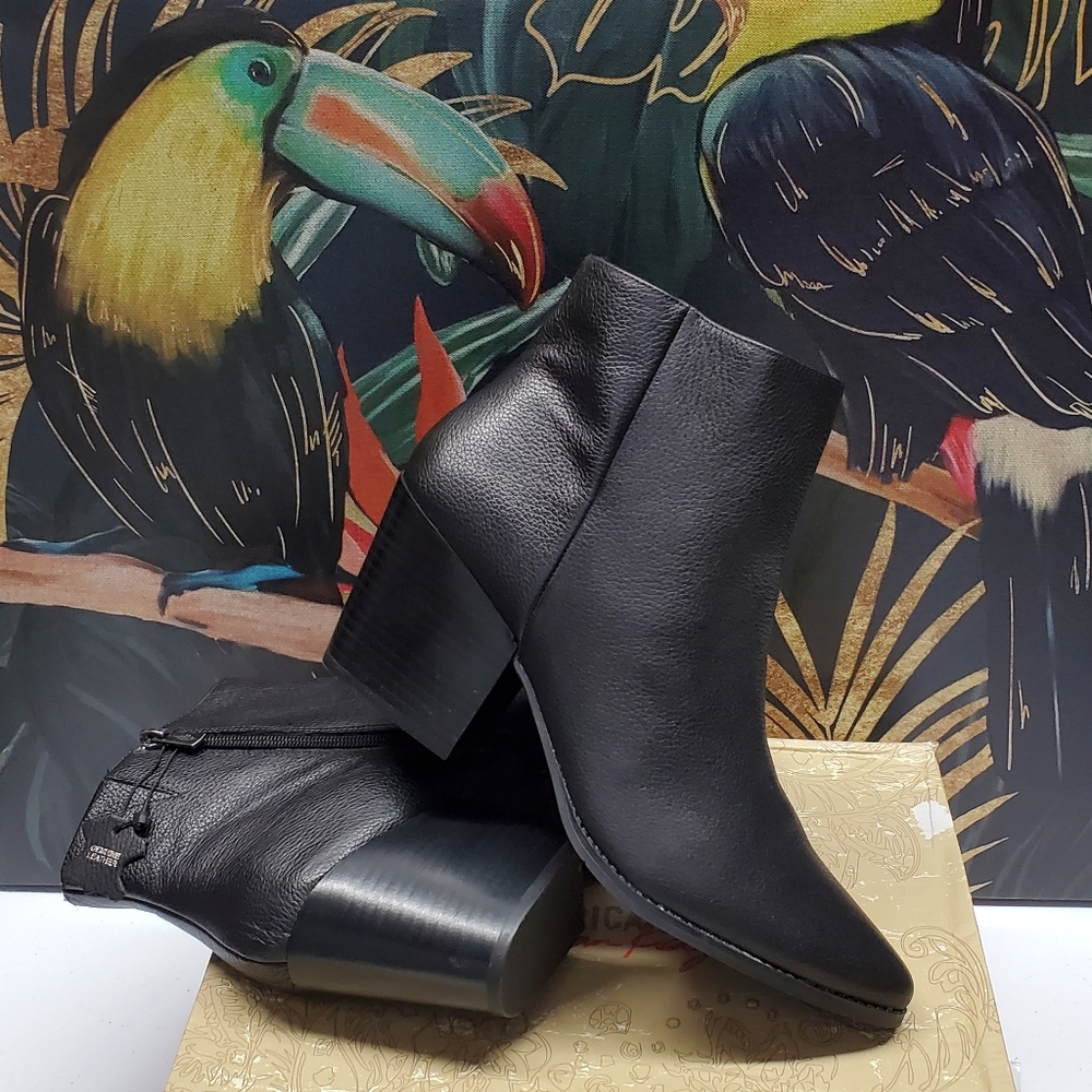 American rag Leather women's heel booties